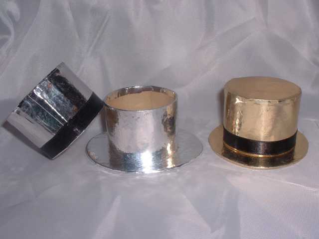12 gold or silver top hat wedding favours These favour boxes are 15 4cm 